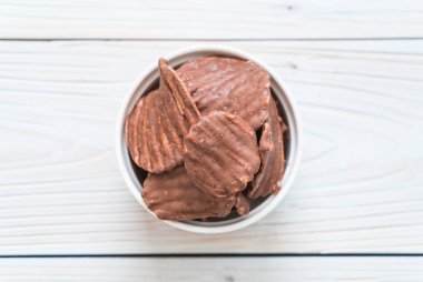 patates cipsi çikolata ile