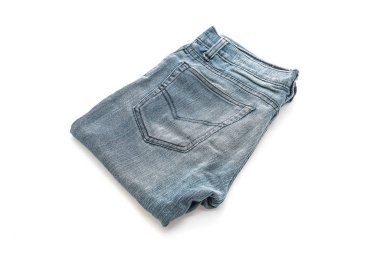 Beyaz arka plan üzerinde katlanmış kot