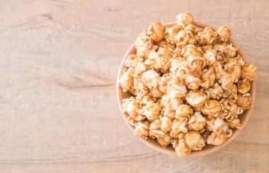 Patlamış Mısır ile karamel