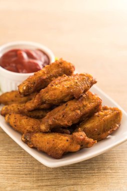 Kızarmış tavuk kanadı.