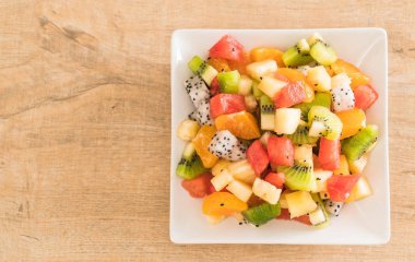 dilimlenmiş meyve karışımı 