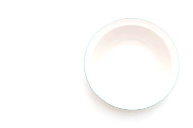 beyaz arkaplanda kase