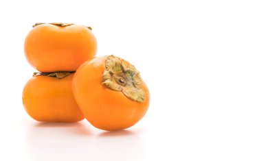 Beyaz arkaplanda taze hurma