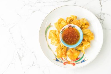 Çıtır çıtır kızarmış domuz eti köfte