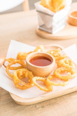 derin kızarmış soğan halkası