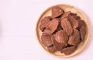 patates cipsi çikolata ile