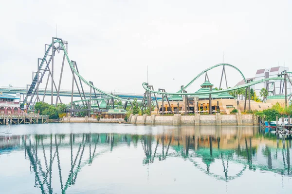 Osaka, Japón - NOV 21 2016: Montaña rusa en Universal Studios —  Fotos de Stock