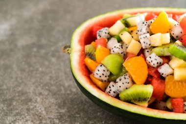 dilimlenmiş meyve karışımı 