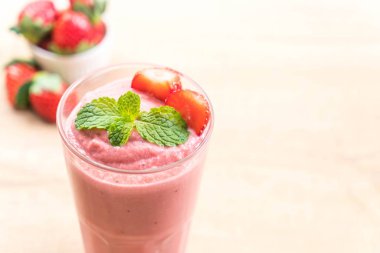 çilek smoothies milkshake
