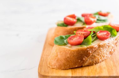 roka ve domates ekmek 