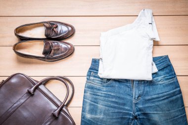 Ahşap arka plan erkekler için giyim