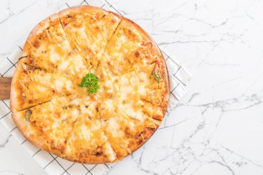 pizza bin ada soslu tavuk ızgara