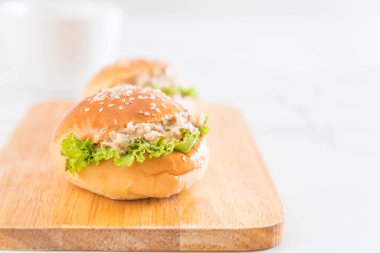 ton balığı mini burger