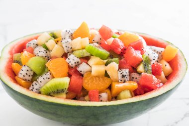 dilimlenmiş meyve karışımı 