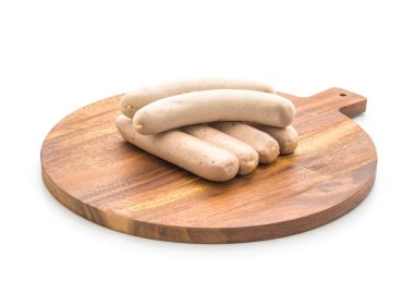 Beyaz arka plan üzerinde domuz sucuğu sosis