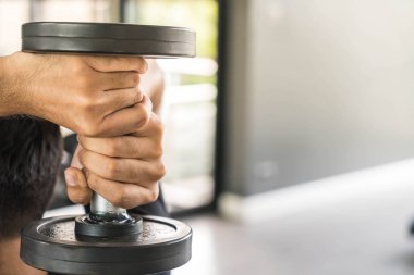 Yakın çekim el holding halter