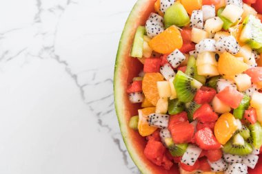 dilimlenmiş meyve karışımı 