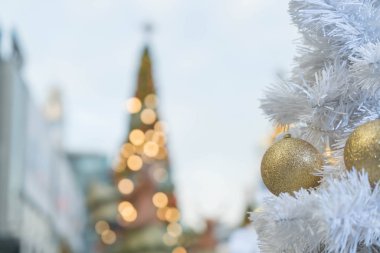 Noel top dekorasyon Noel ağacı üzerinde