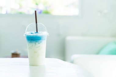 Kelebek bezelye suyu süt ile