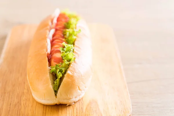 Hot dog salsiccia con ketchup — Foto Stock