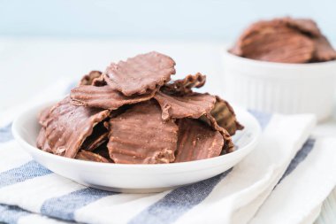 patates cipsi çikolata ile