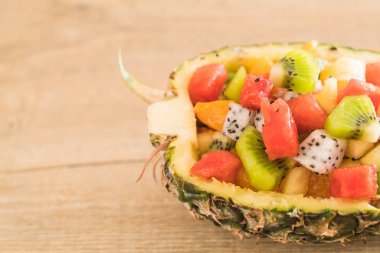 dilimlenmiş meyve karışımı 
