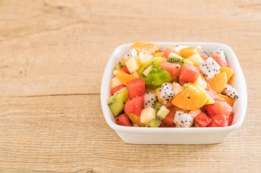 dilimlenmiş meyve karışımı 