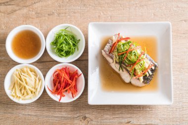 soya sosu Snapper balık buğulama