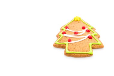 Gingerbread Noel ağacı şekil üzerinde beyaz 