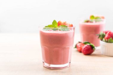 çilek smoothies milkshake