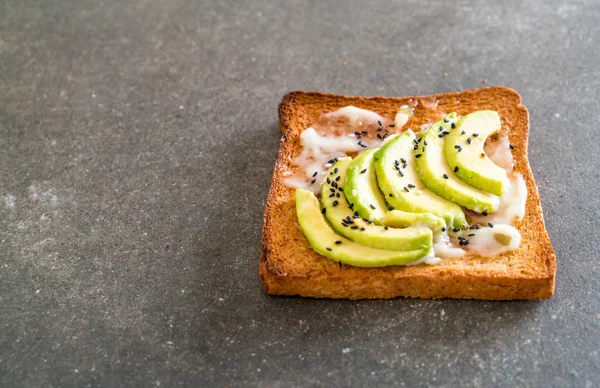 wholewheat bread toast with avocado