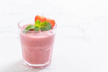 çilek smoothies milkshake