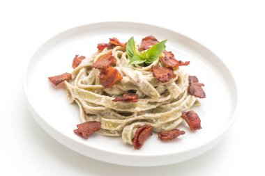 ıspanak fettuccine krem peynir beyaz sos ve pastırma ile