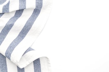 Beyaz arka plan üzerinde mutfak bezi (peçete)