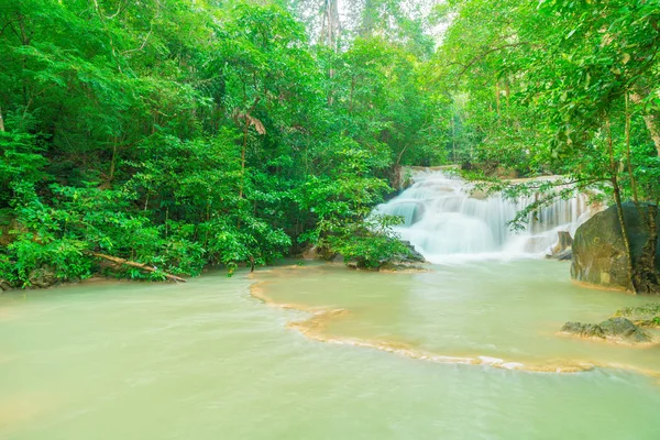 Wodospad Erawan, Park Narodowy Erawan w Kanchanaburi w Thaila — Zdjęcie stockowe