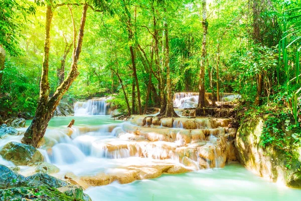 Erawan καταρράκτης, Εθνικό Πάρκο Εραουάν σε Καντσαμπούρι για Thaila — Φωτογραφία Αρχείου