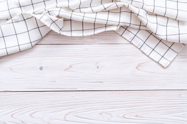 ahşap arka plan üzerinde mutfak bezi (peçete)