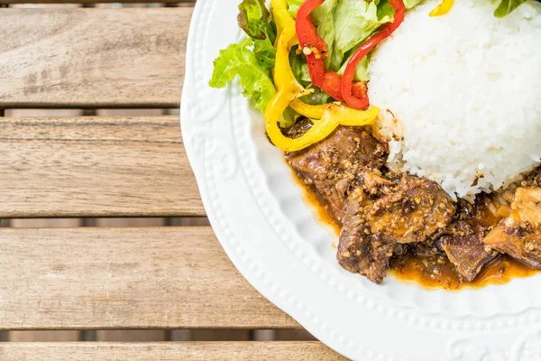 Nasi dengan daging babi panggang — Stok Foto