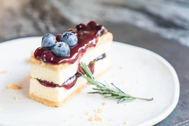 yaban mersini peynirli kek