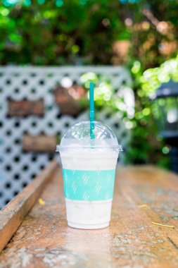 buzlu vanilyalı milkshake