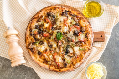 Barbekü domuz eti pizza