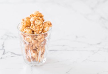 Patlamış Mısır ile karamel