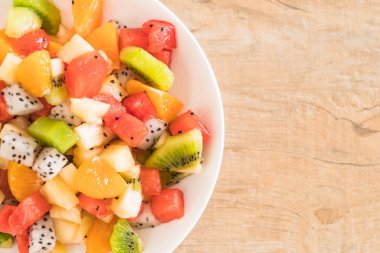 dilimlenmiş meyve karışımı 