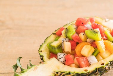 dilimlenmiş meyve karışımı 