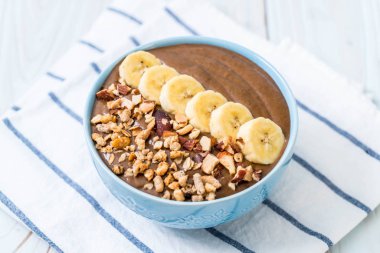 çikolata smoothies kase