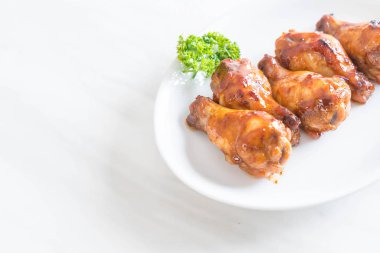 Barbekü tavuk kanadı