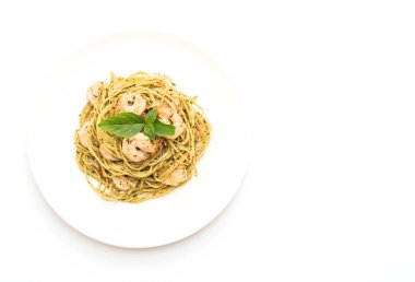 makarna spagetti pesto yeşil ve karides