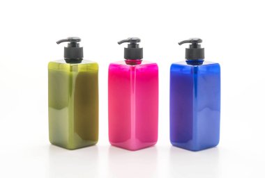 Beyaz arka plan üzerinde şampuan veya sabun şişe