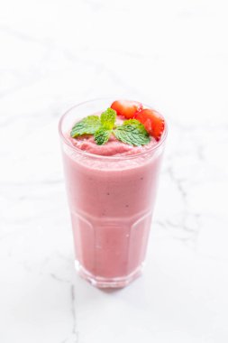 çilek smoothies milkshake