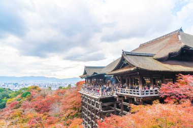 Kyoto, Sonbahar sezonu Kiyomizu veya Kiyomizu-dera Tapınağı.